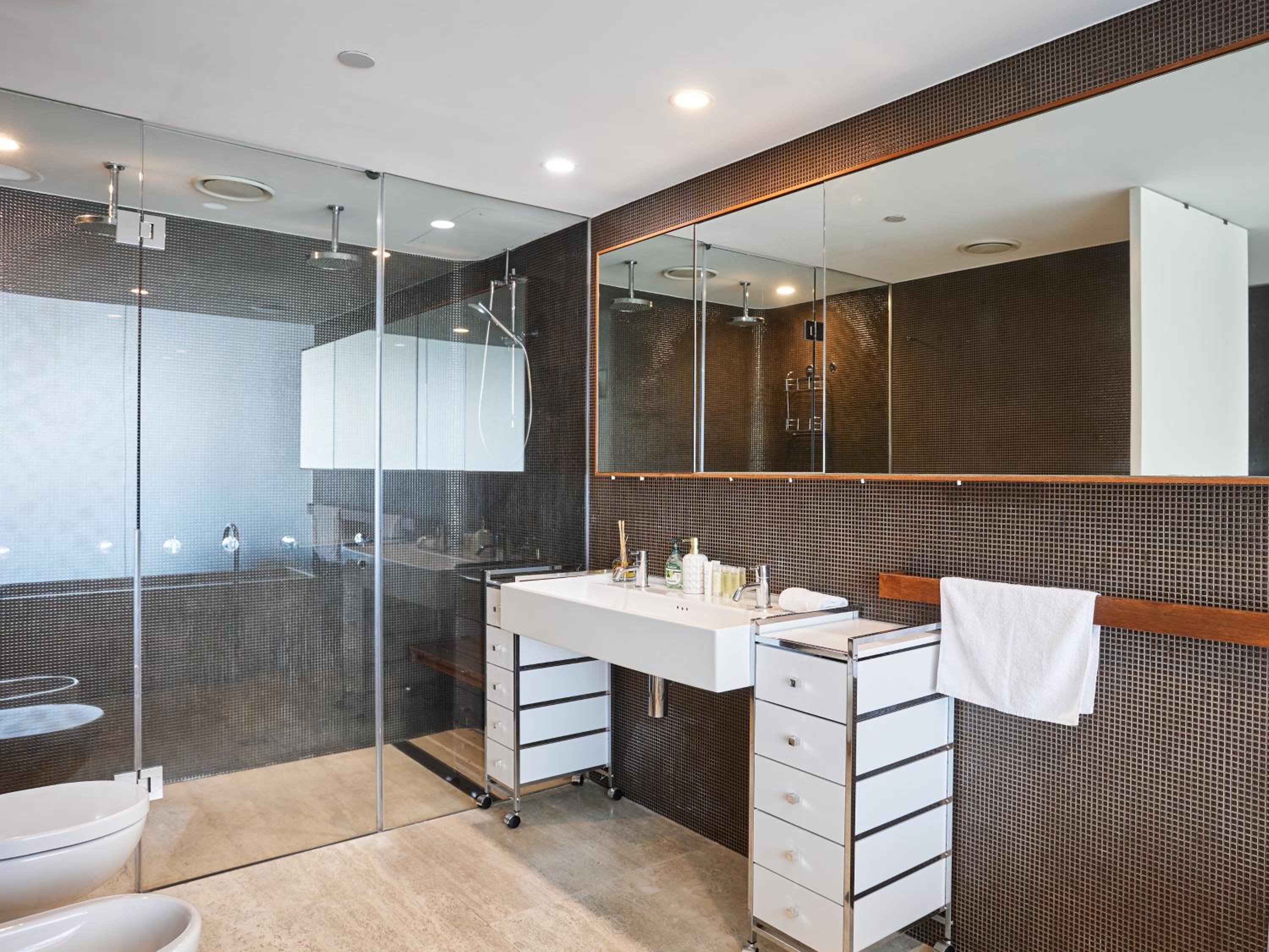 Serain Residences on 9 Hamilton Avenue