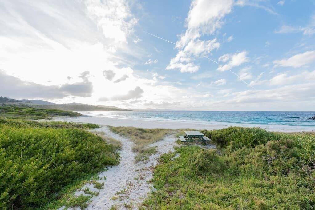 Sea View Villa - White Sands