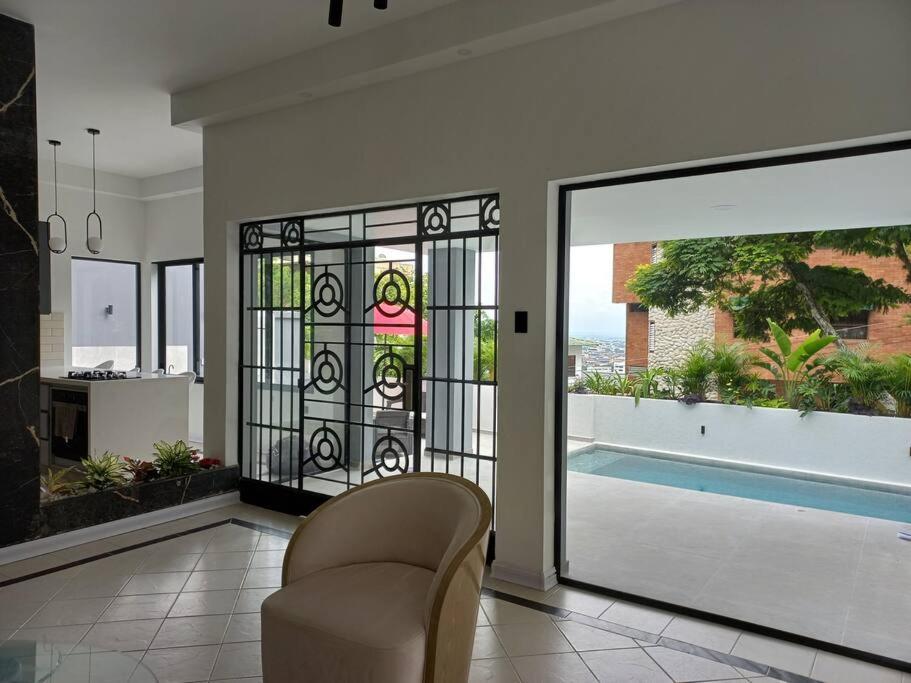 Luxurious Entire House with Private Pooll