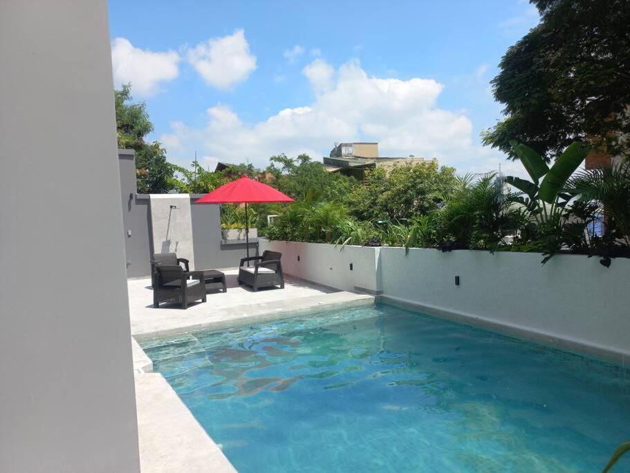 Luxurious Entire House with Private Pooll