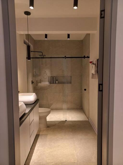 Luxurious Entire House with Private Pooll