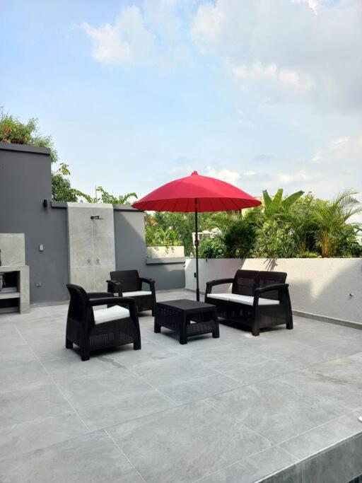 Luxurious Entire House with Private Pooll