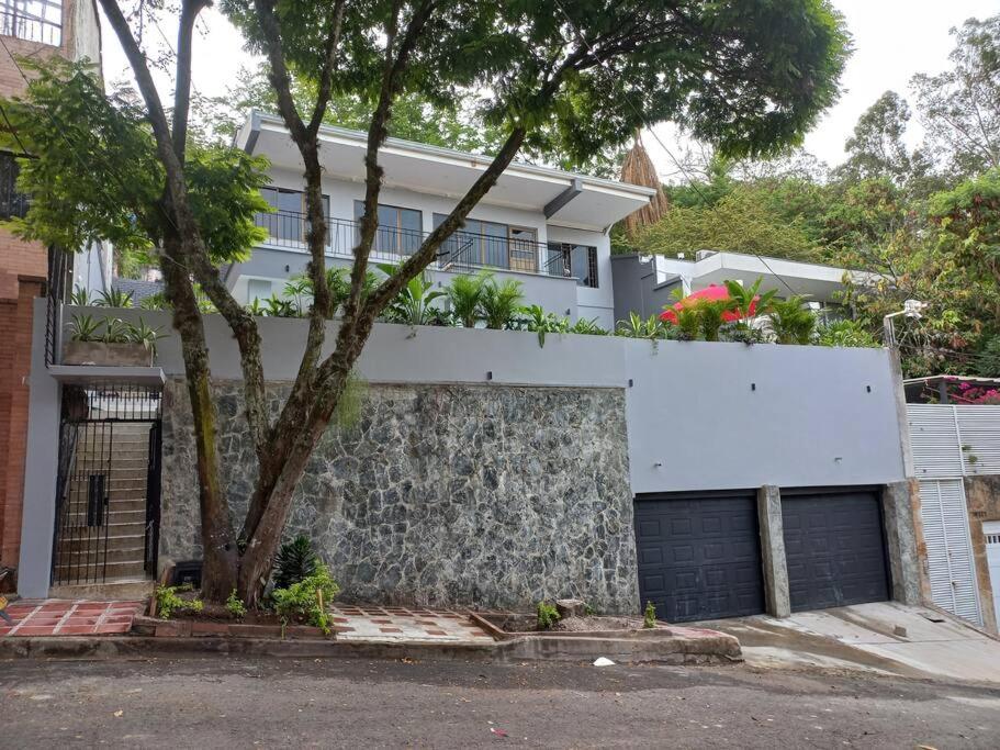 Luxurious Entire House with Private Pooll