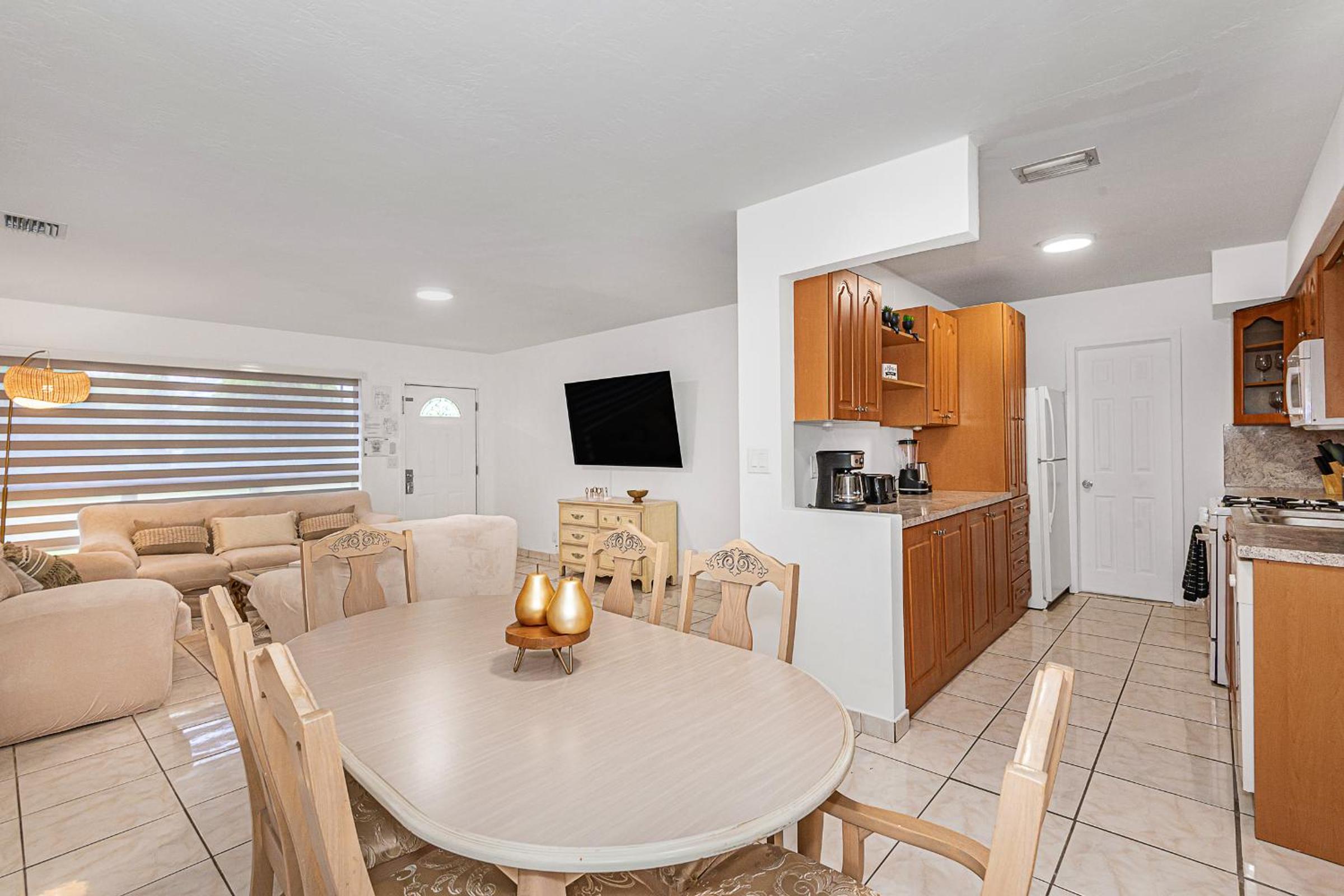 Charming home 12min to the Beach - Image 3