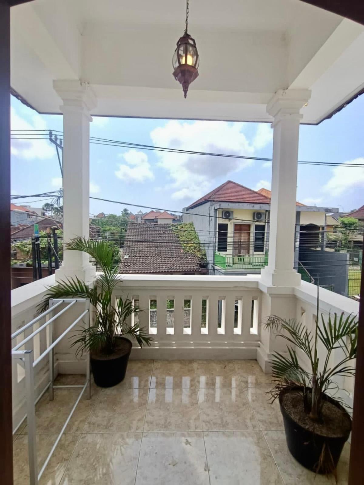 3BR 3BA Nyoman House near GWK Cultural Park and best beaches view 5