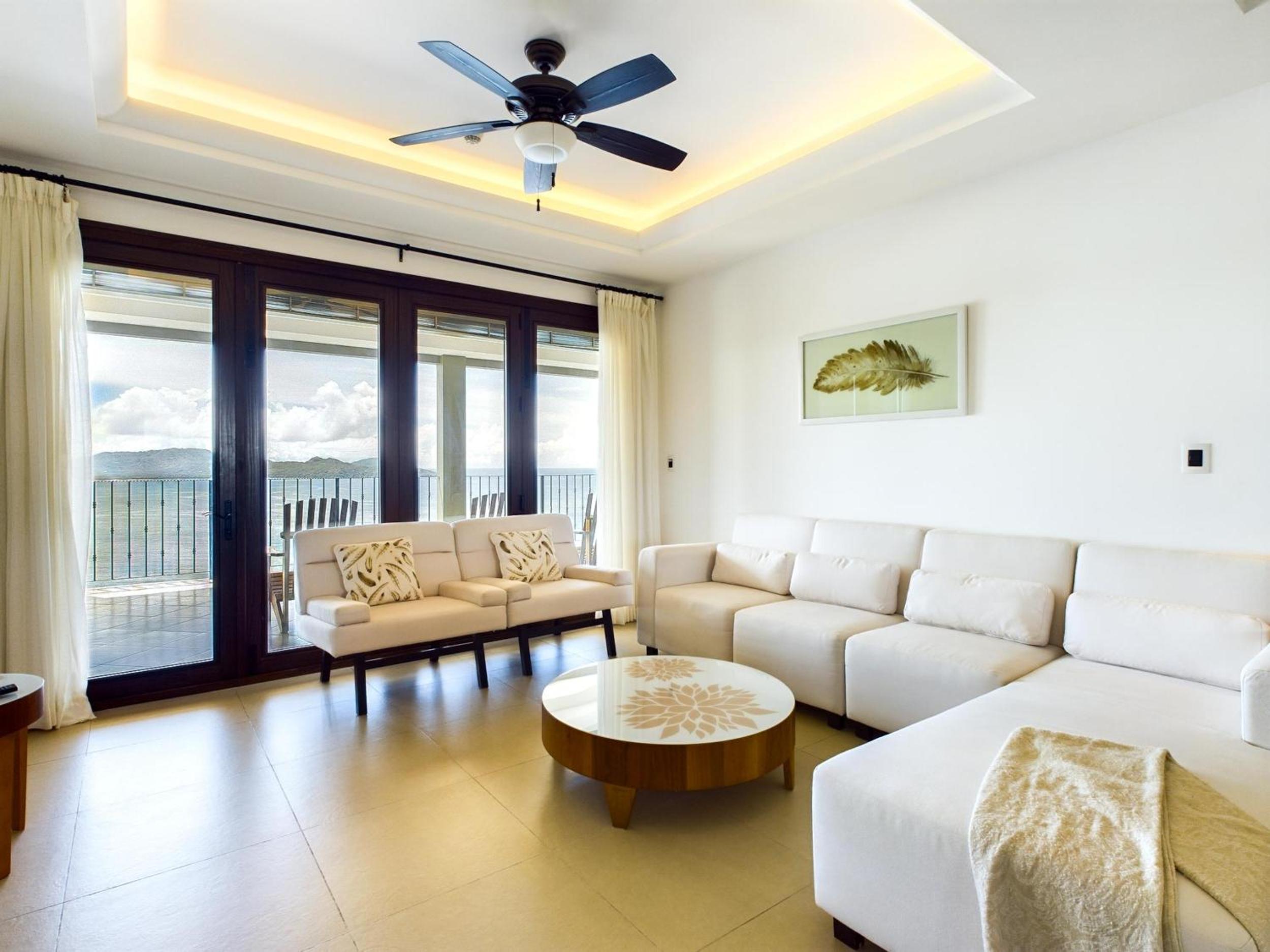 360 Splendor 309-Ocean View Residence-Breakfast Included!