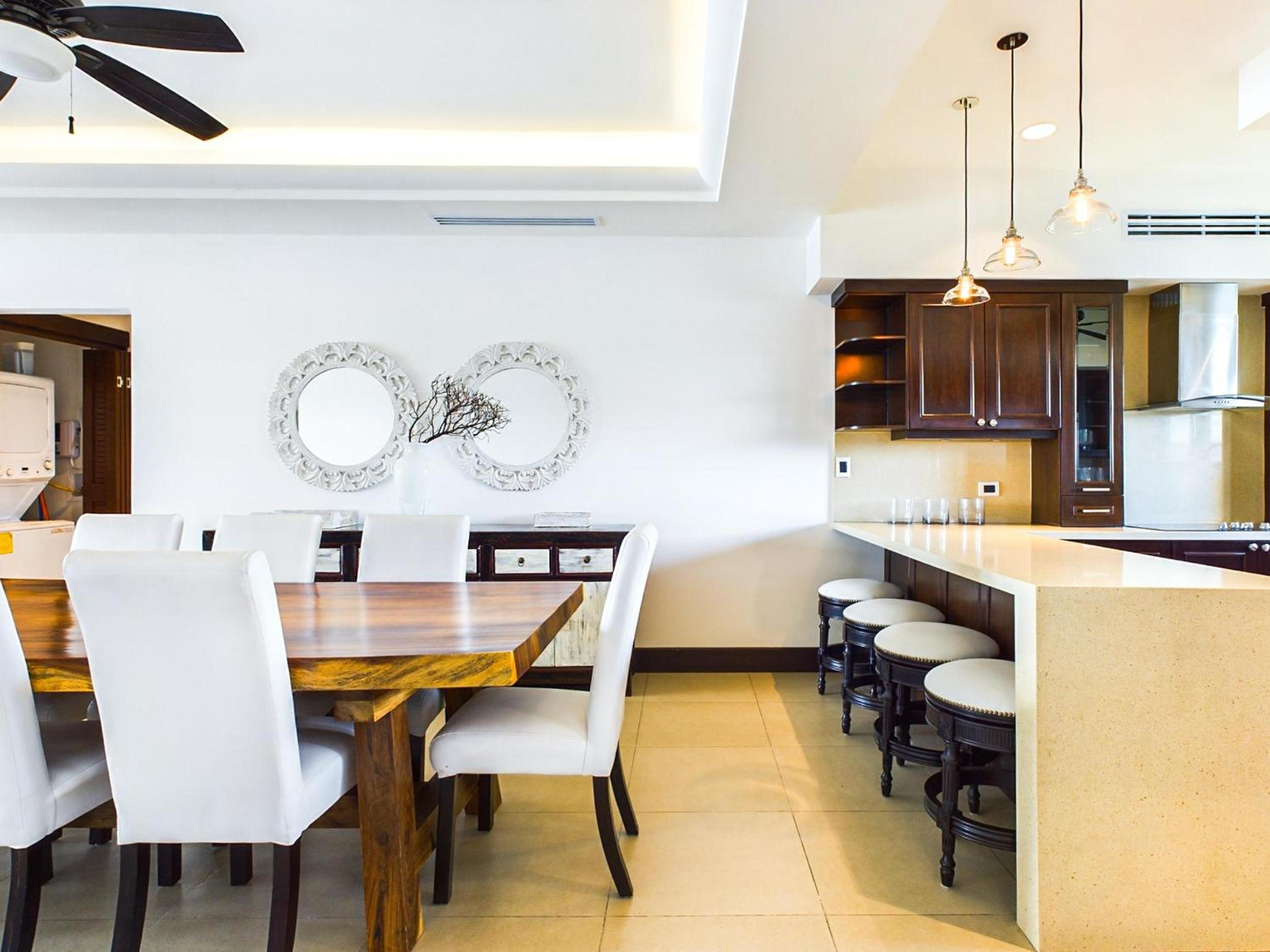 360 Splendor 309-Ocean View Residence-Breakfast Included!