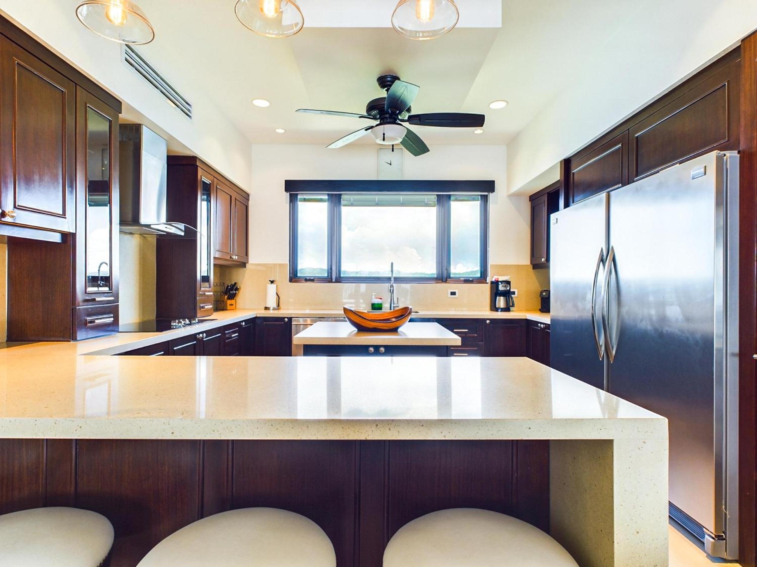 360 Splendor 309-Ocean View Residence-Breakfast Included!