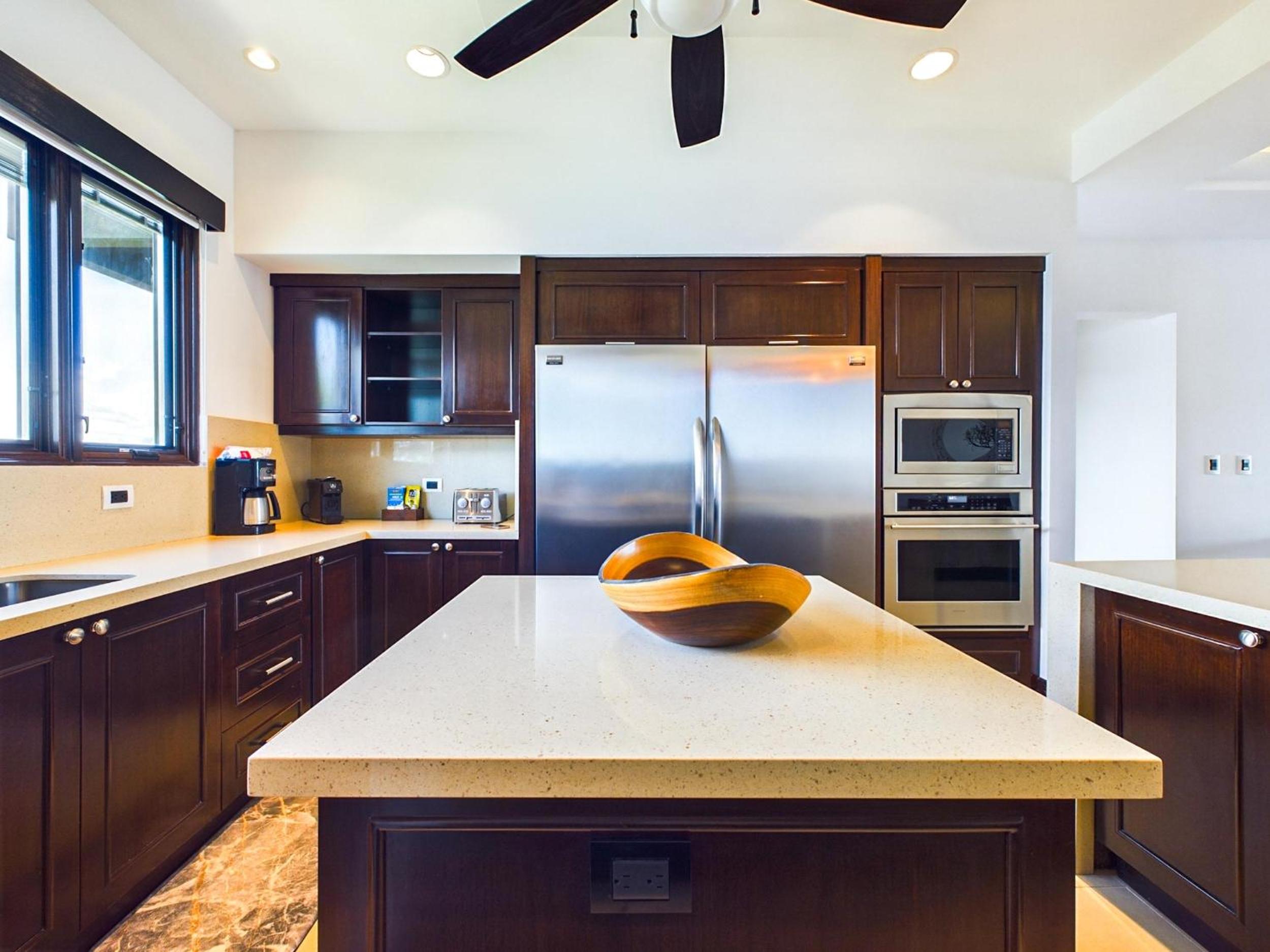 360 Splendor 309-Ocean View Residence-Breakfast Included!
