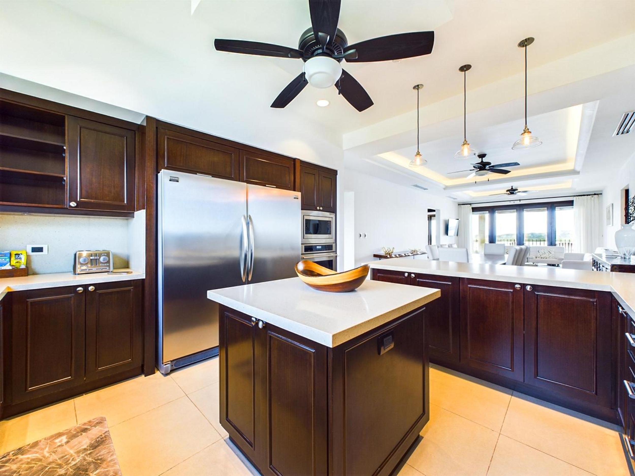 360 Splendor 309-Ocean View Residence-Breakfast Included!