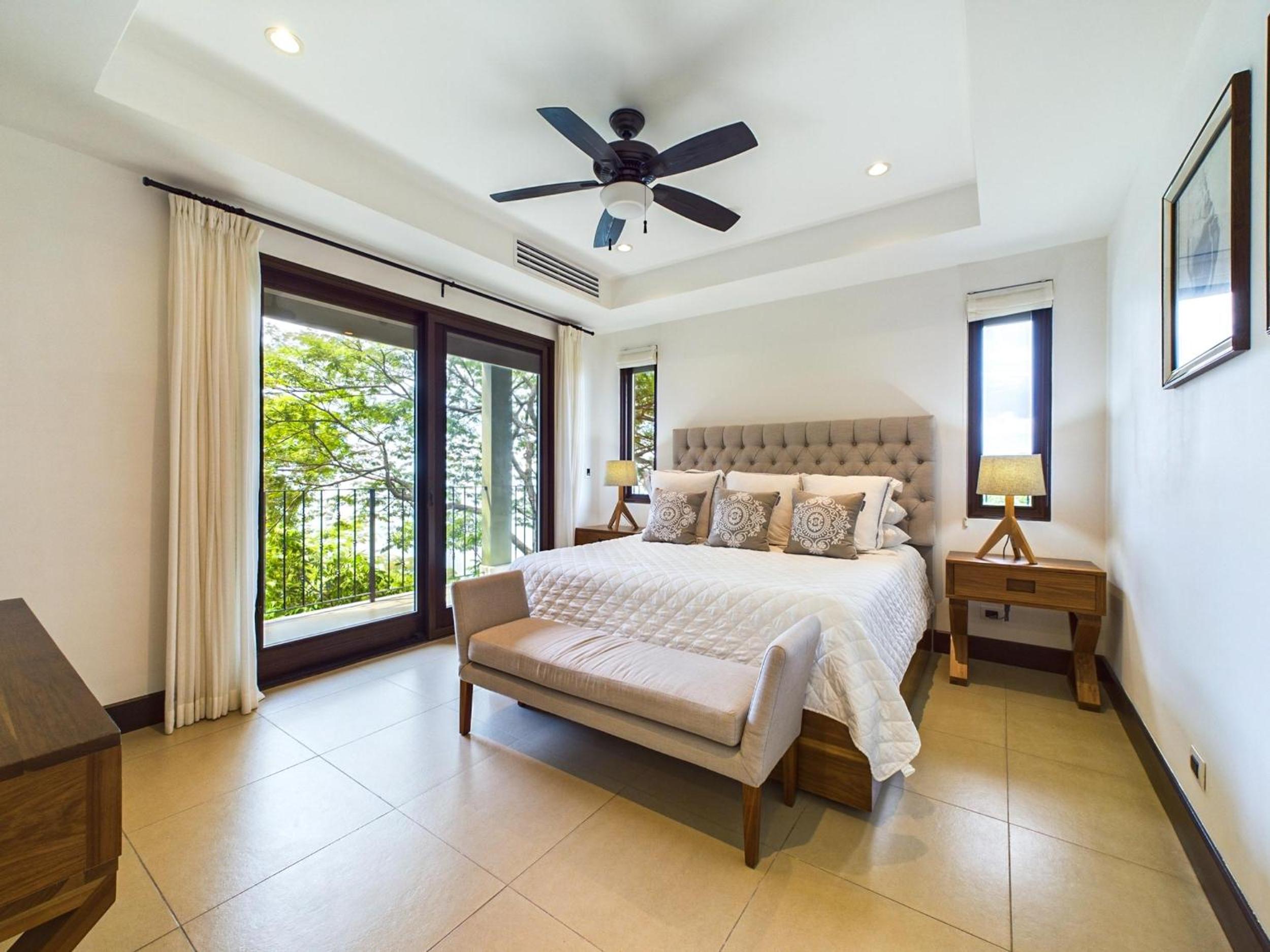 360 Splendor 309-Ocean View Residence-Breakfast Included!