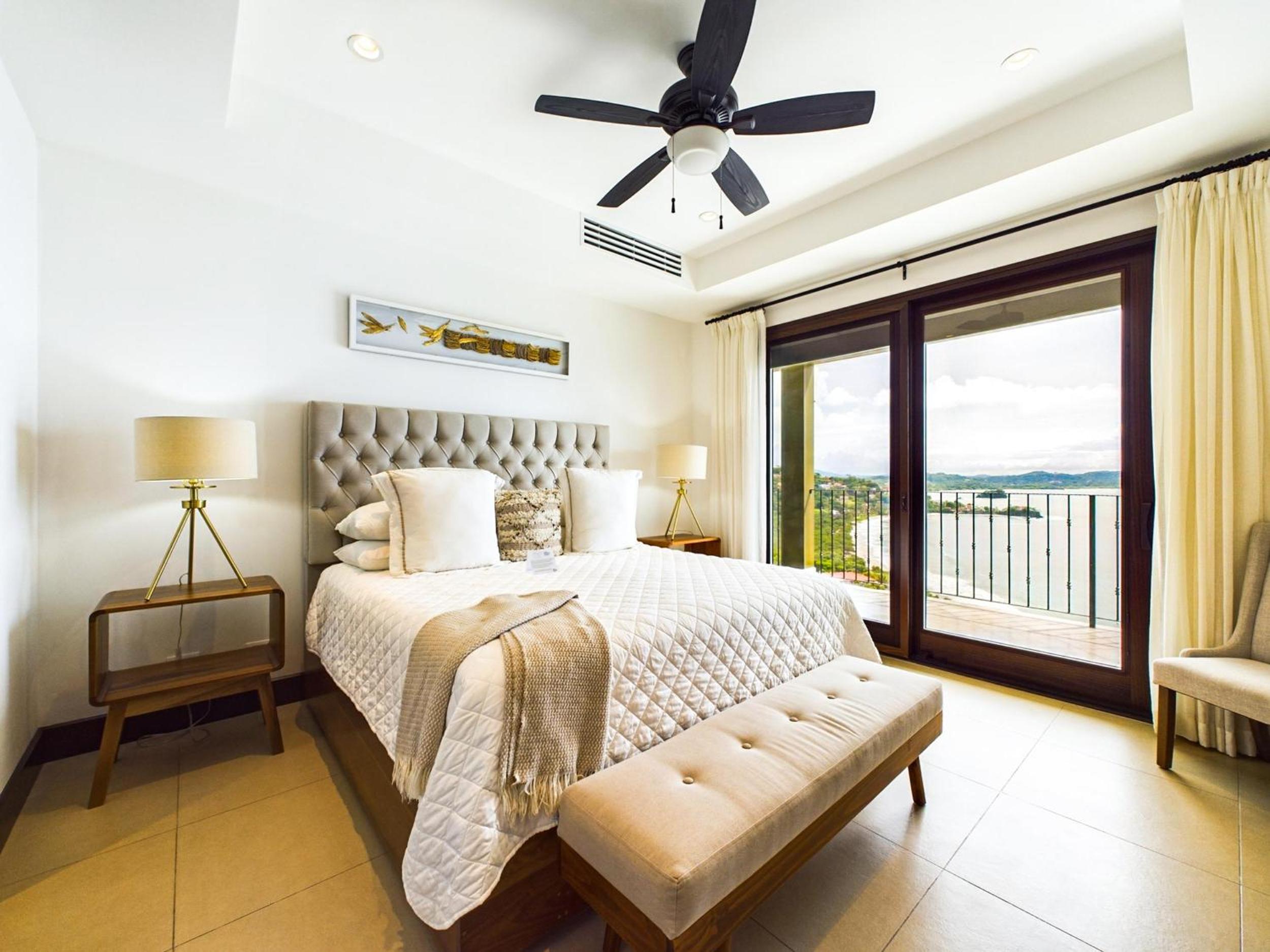 360 Splendor 309-Ocean View Residence-Breakfast Included!