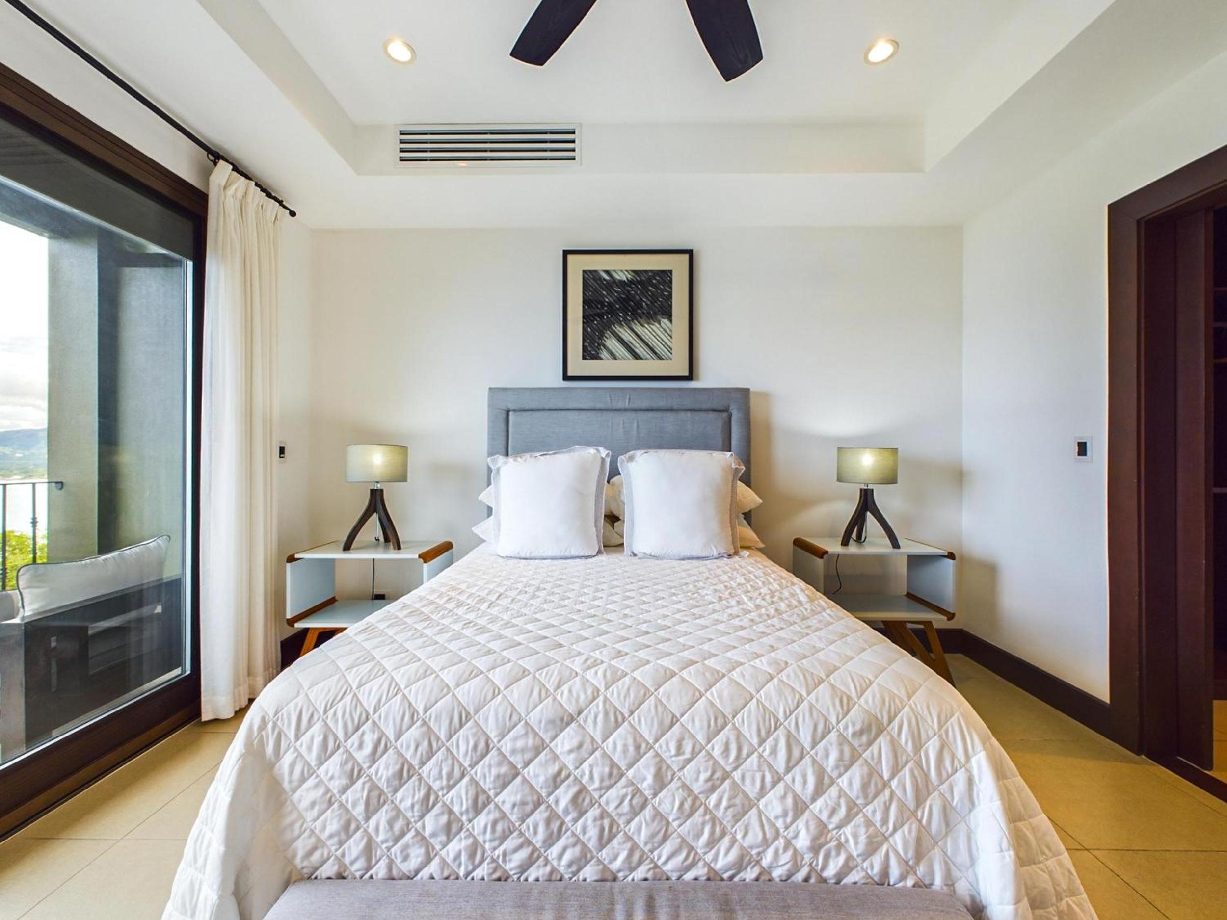 360 Splendor 309-Ocean View Residence-Breakfast Included!