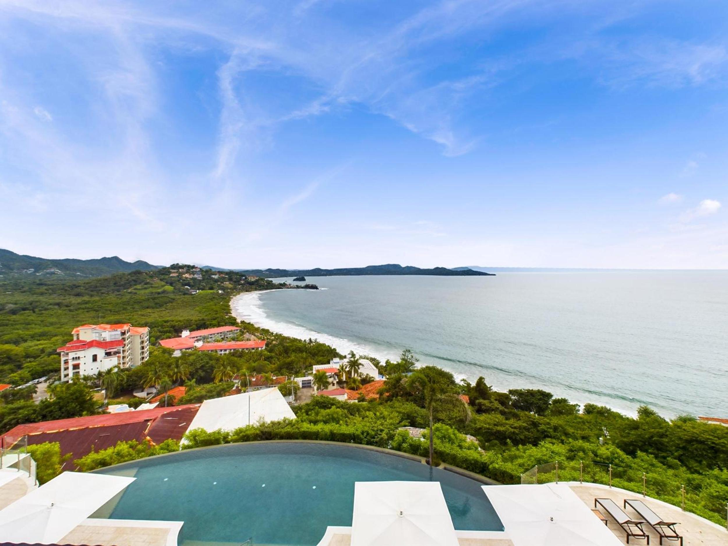 360 Splendor 309-Ocean View Residence-Breakfast Included!