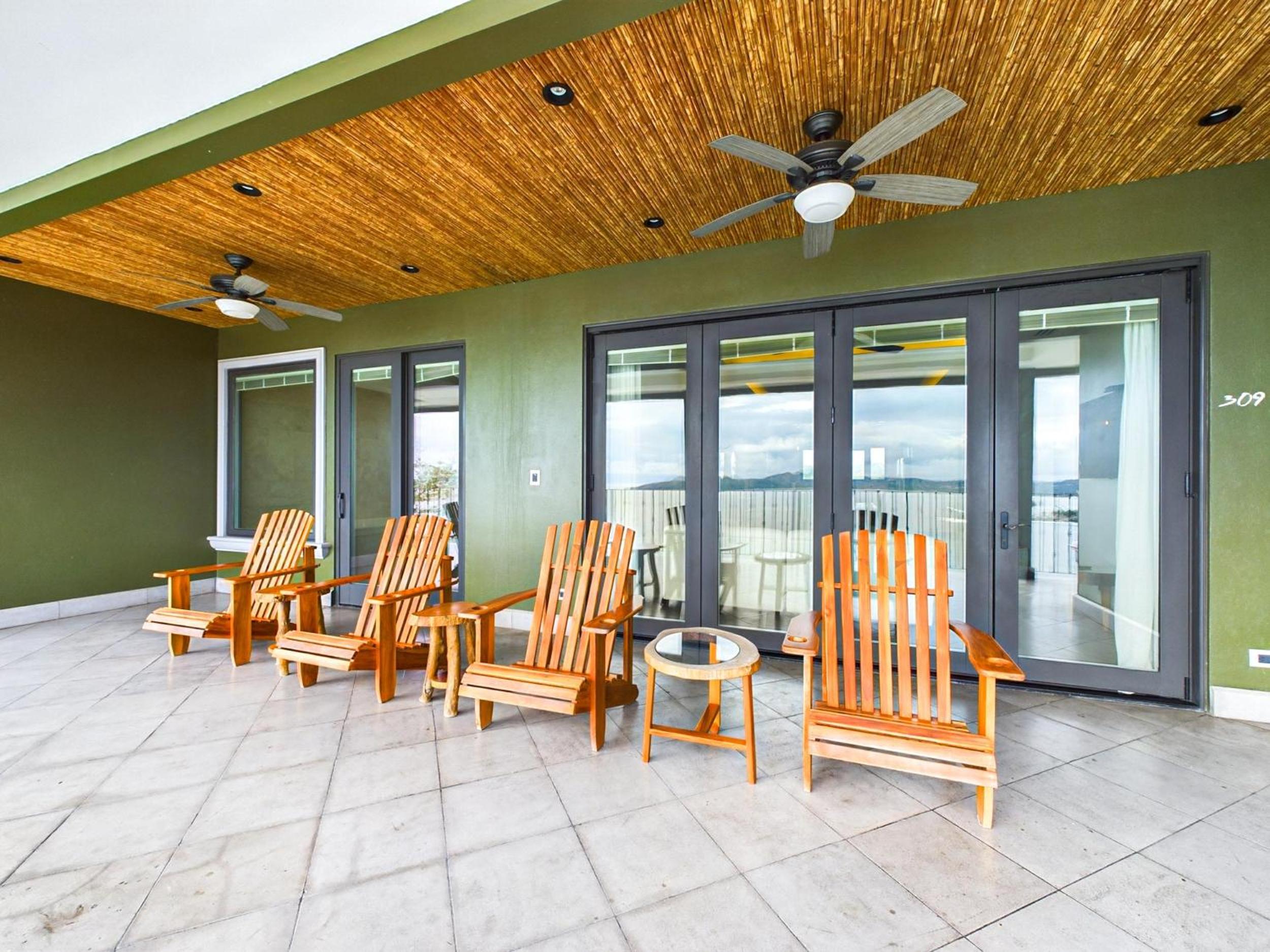 360 Splendor 309-Ocean View Residence-Breakfast Included!