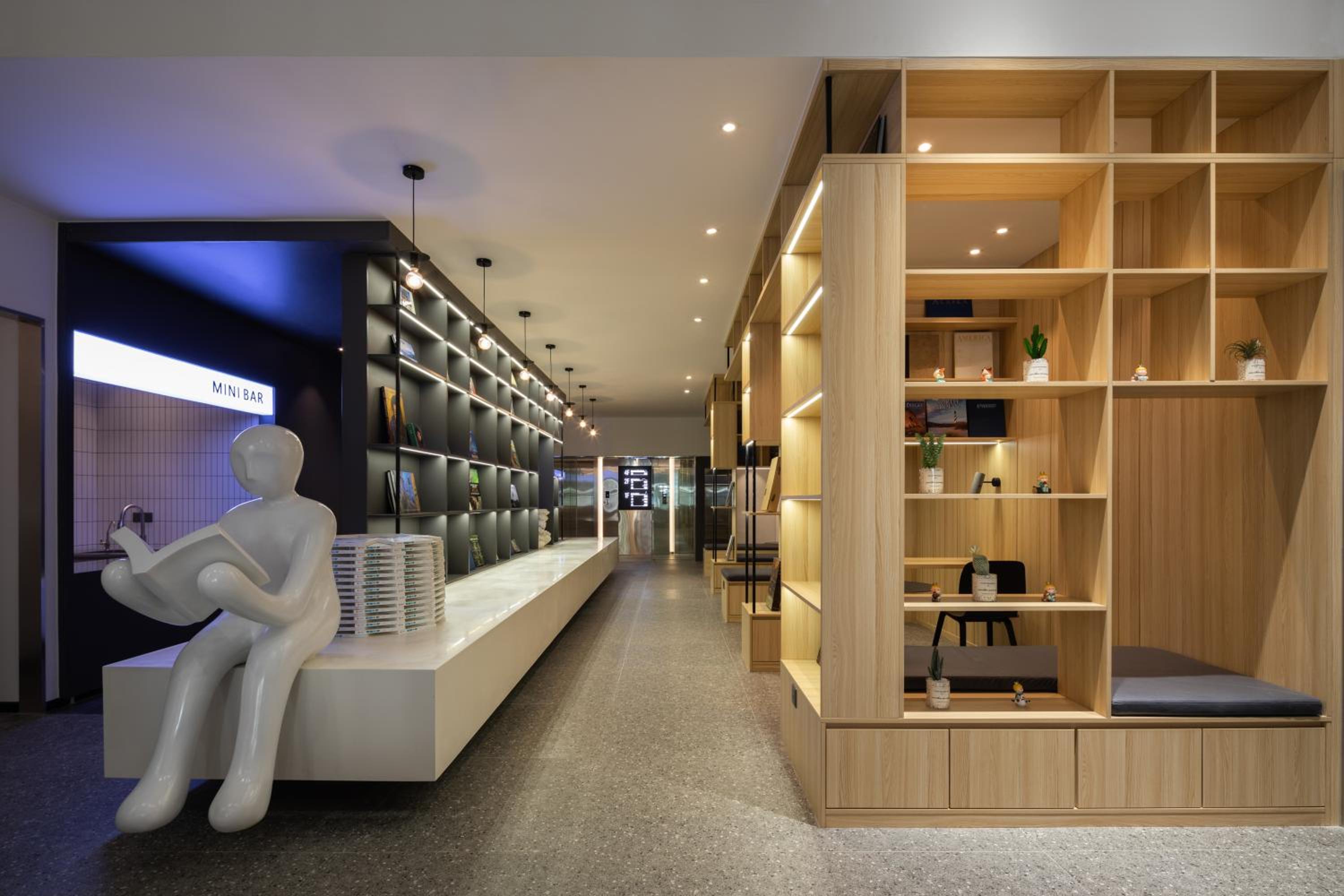 Hangzhou Desti Youth Hostel West Lake-24H Reception& English Service& Cafe& Bar& Luggage Storage& Large Public Area