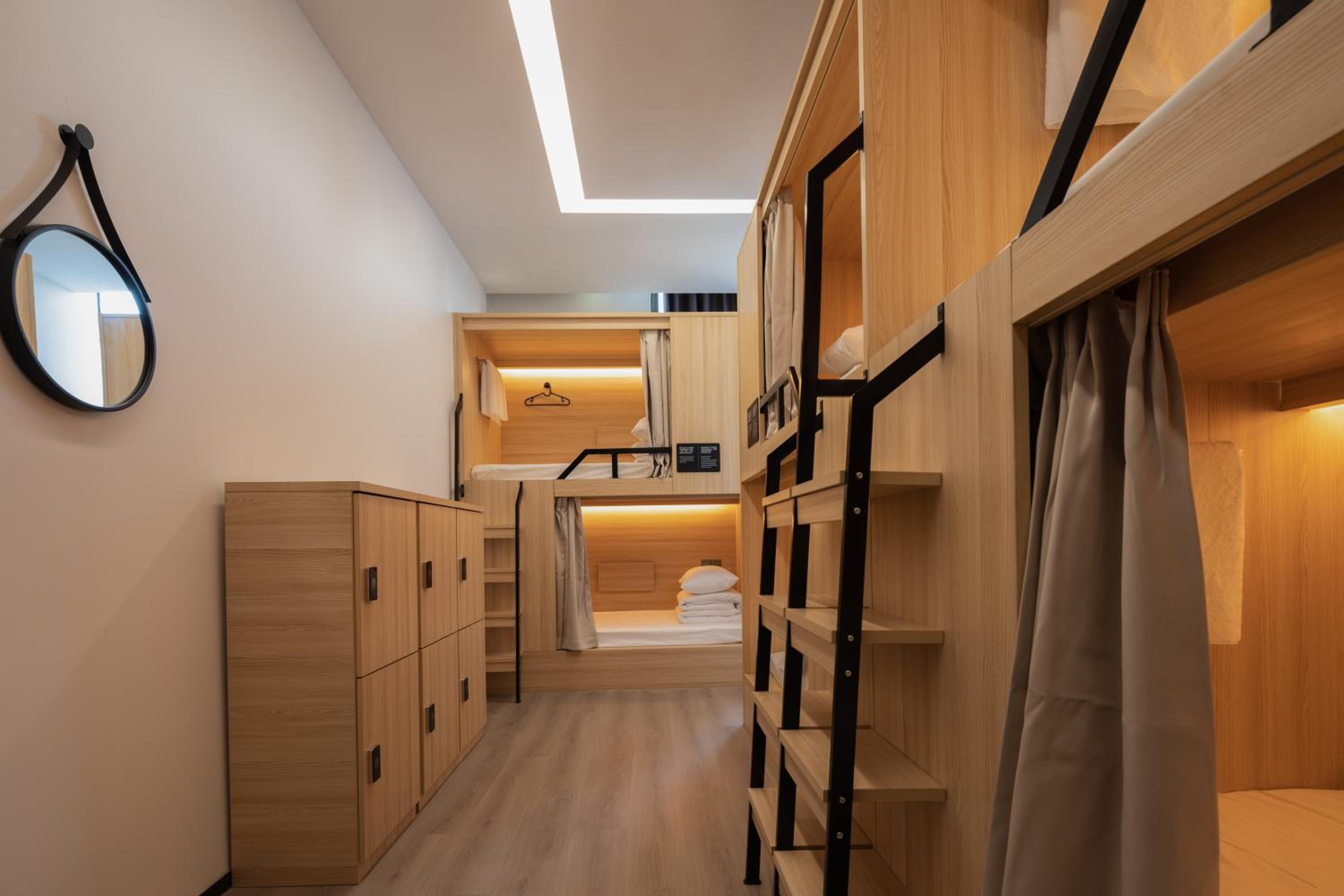 Hangzhou Desti Youth Hostel West Lake-24H Reception& English Service& Cafe& Bar& Luggage Storage& Large Public Area