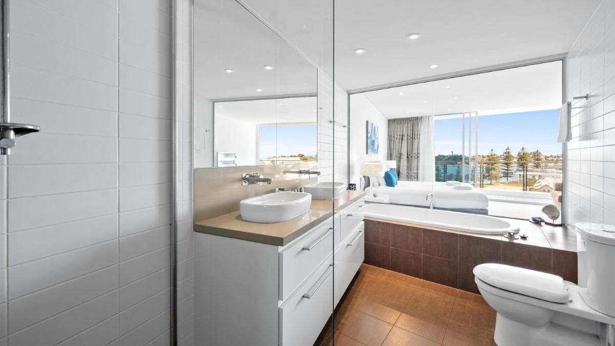 Bayview 608