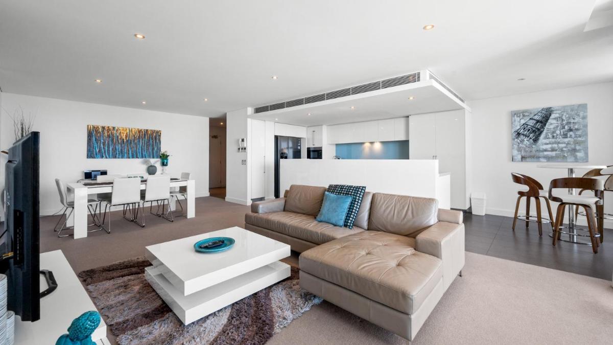 Bayview 608