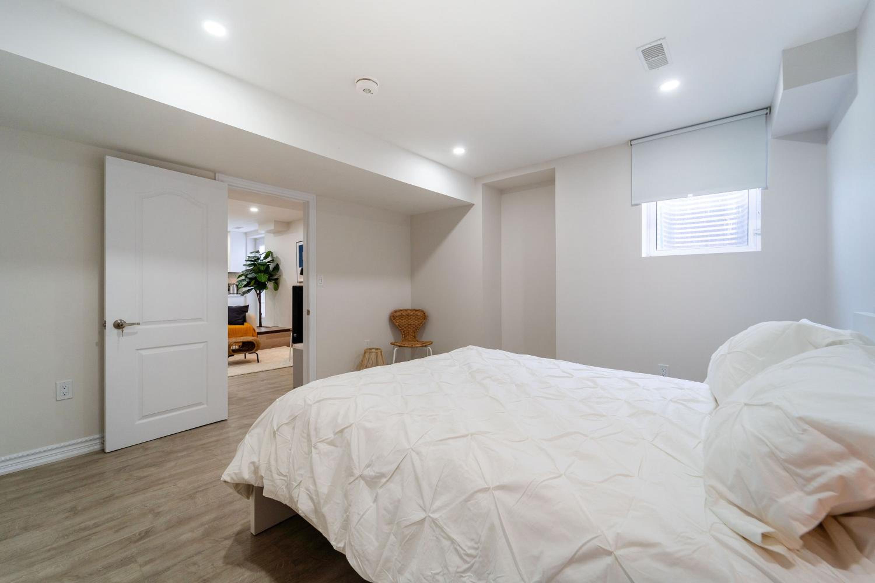 Condo style Basement Apartment