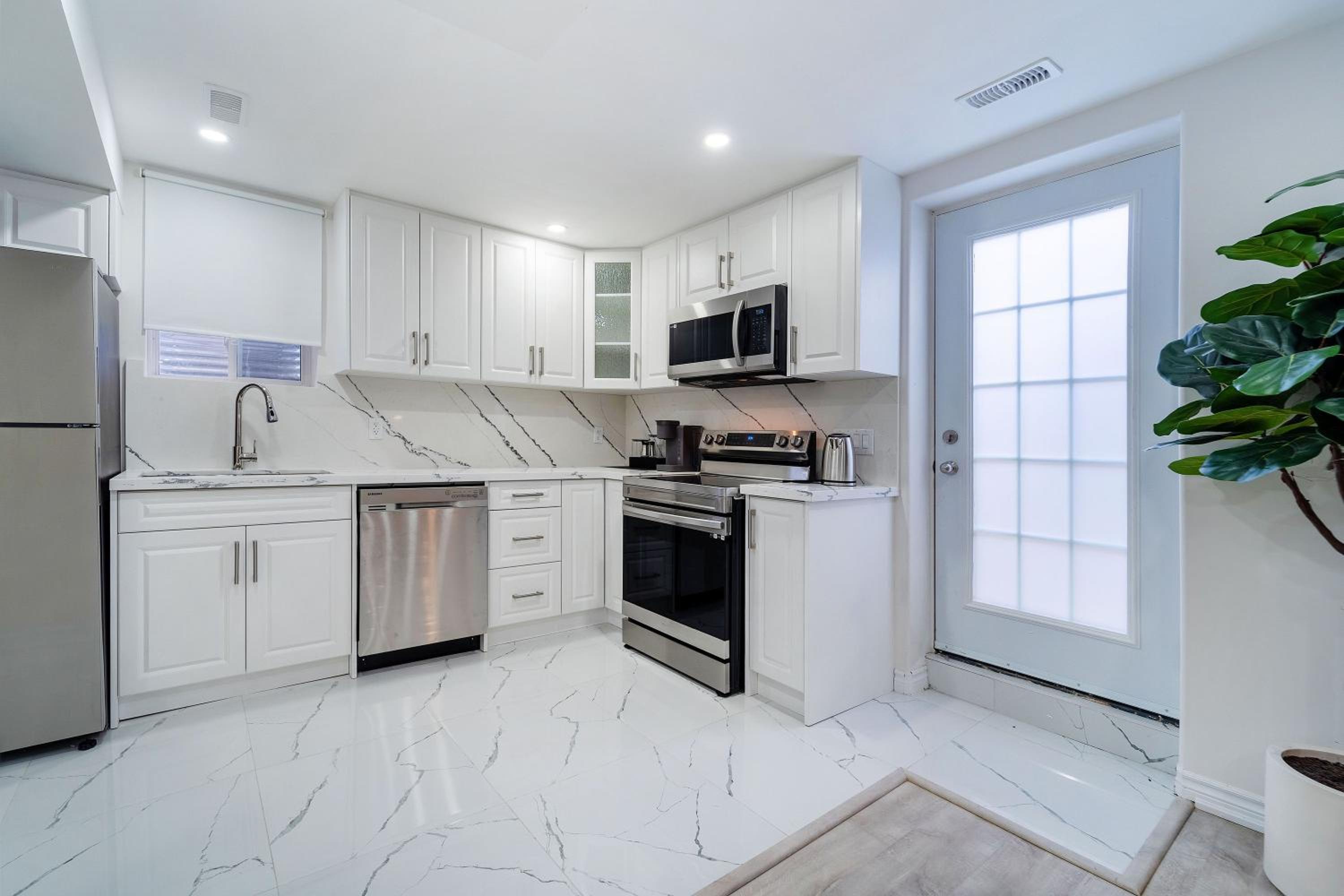 Condo style Basement Apartment