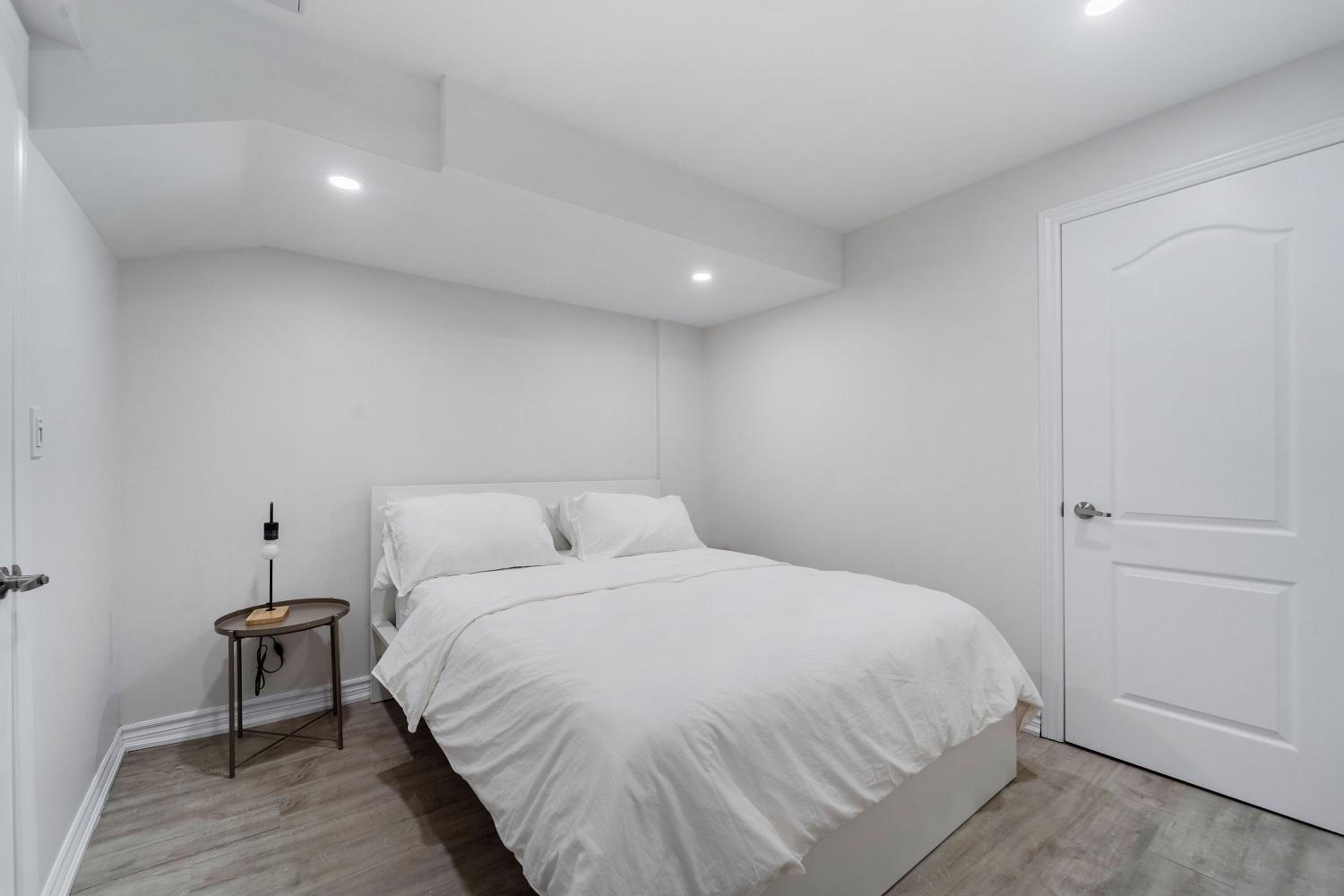 Condo style Basement Apartment