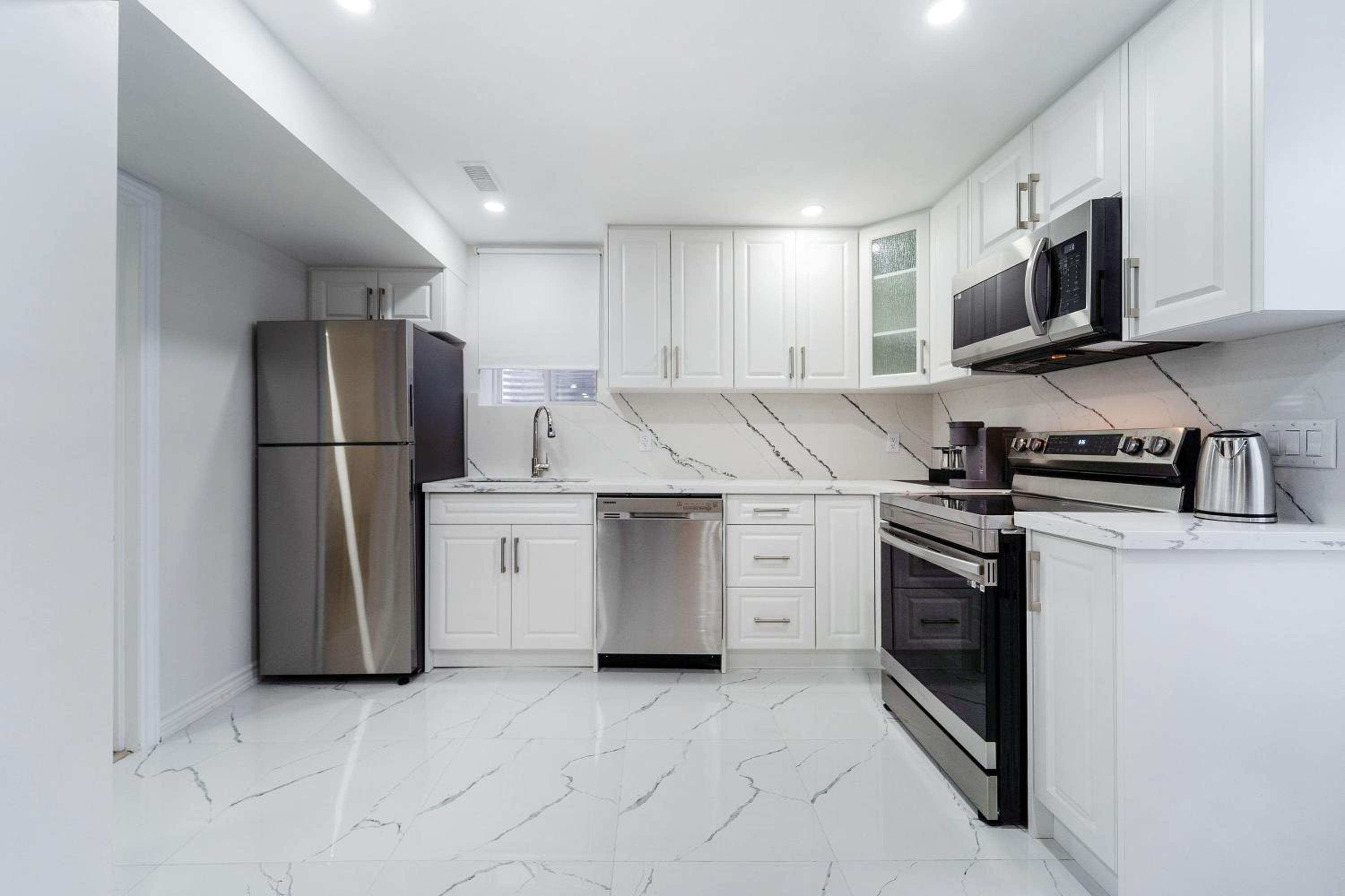 Condo style Basement Apartment