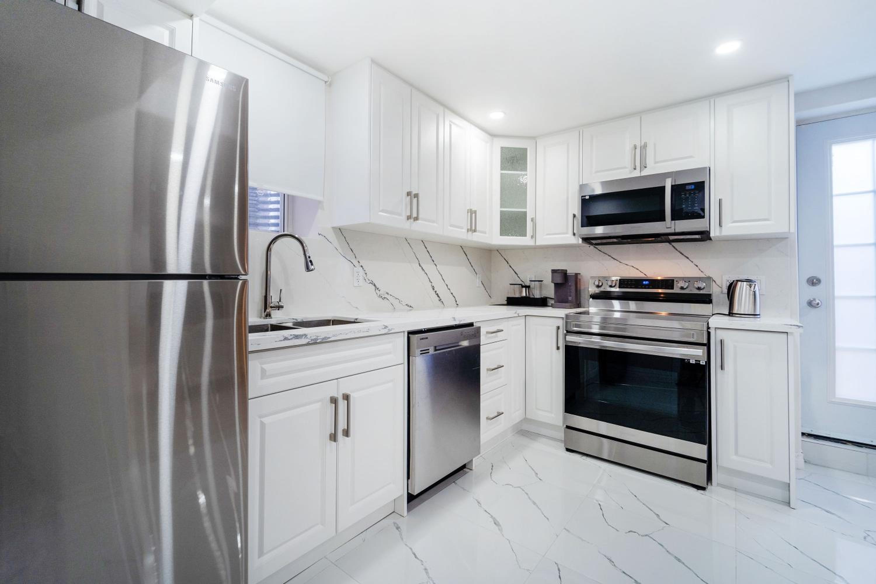 Condo style Basement Apartment
