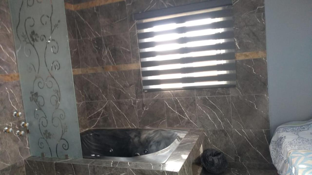 Casa Tequila Club Jacuzzi 4