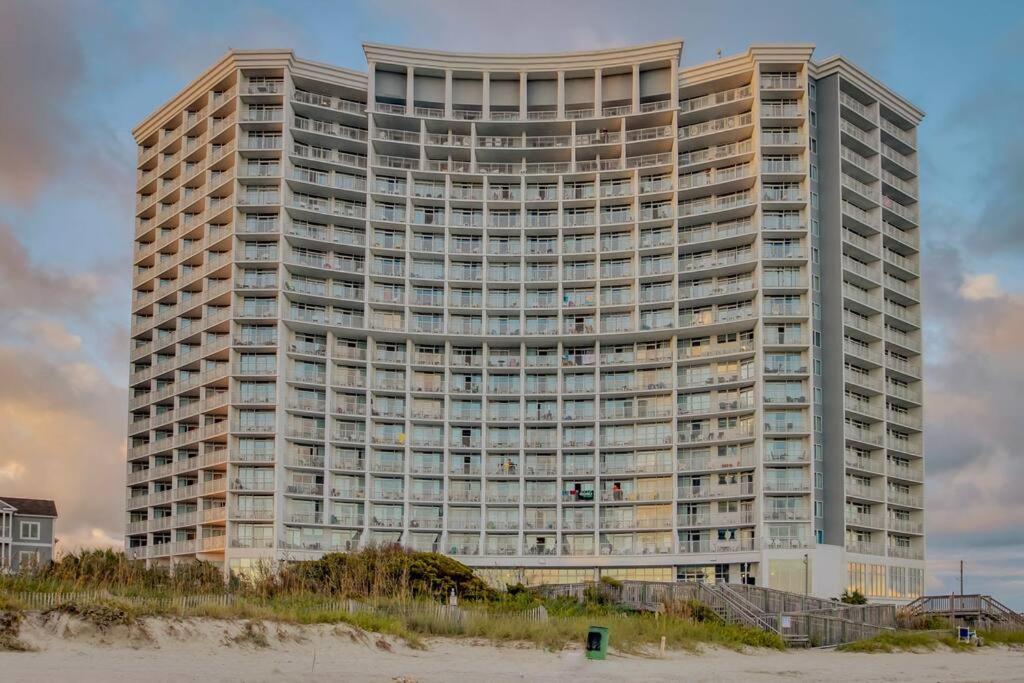 Hotel Ocean Breeze - Image 1