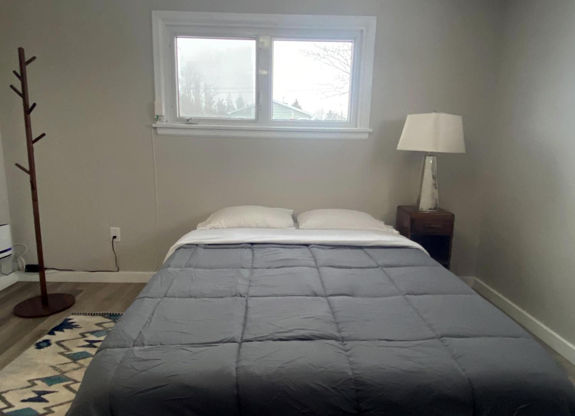 Private Room Lakeview House- Westmount