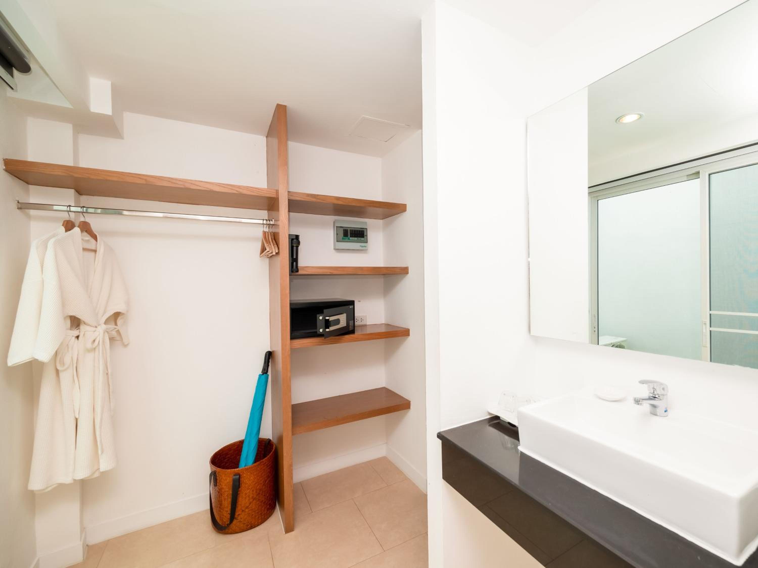 SEAnery Beach Resort