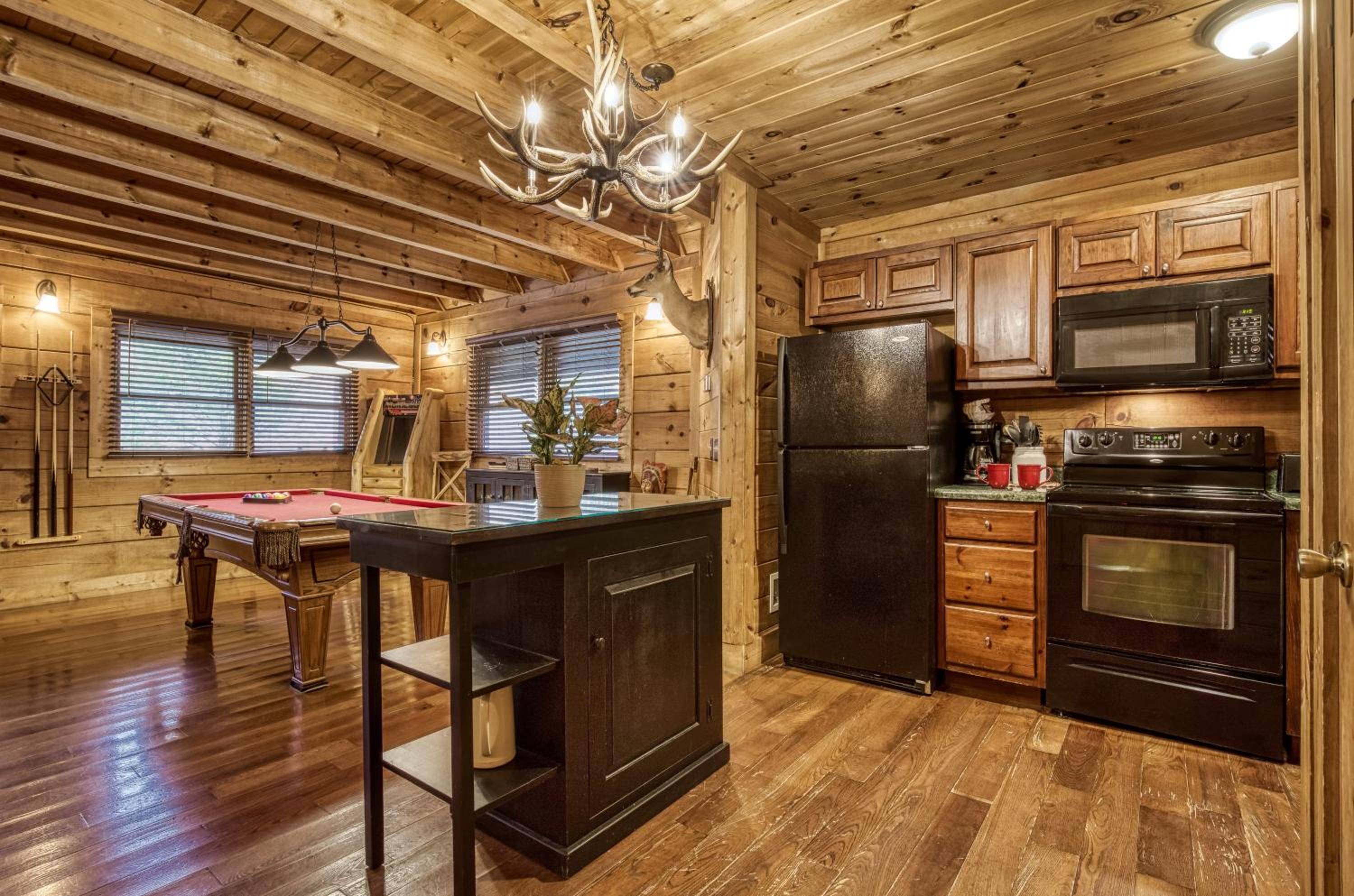 Bridgewood Cabin, Hot Tub, FREE Attraction tickets, WIFI!!!