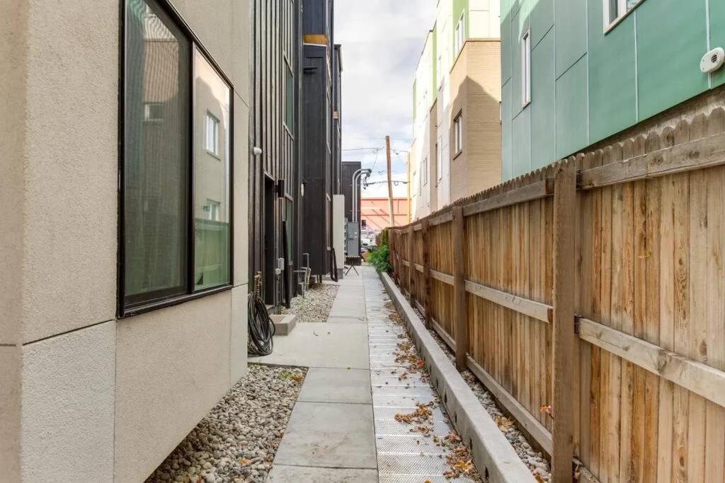 New two room apartment close to stadium and downtown on a park view 2