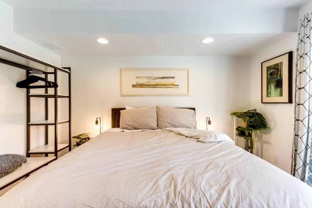 New two room apartment close to stadium and downtown on a park view 3