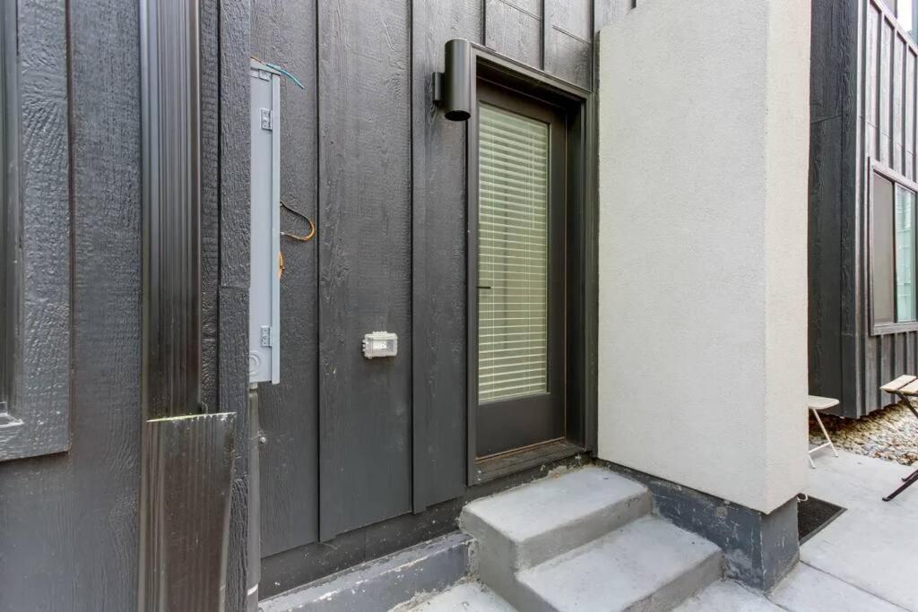 New two room apartment close to stadium and downtown on a park view 4