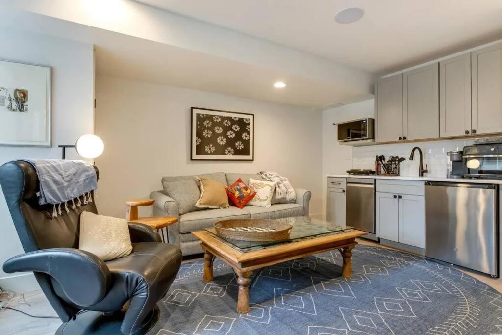 New two room apartment close to stadium and downtown on a park view 5