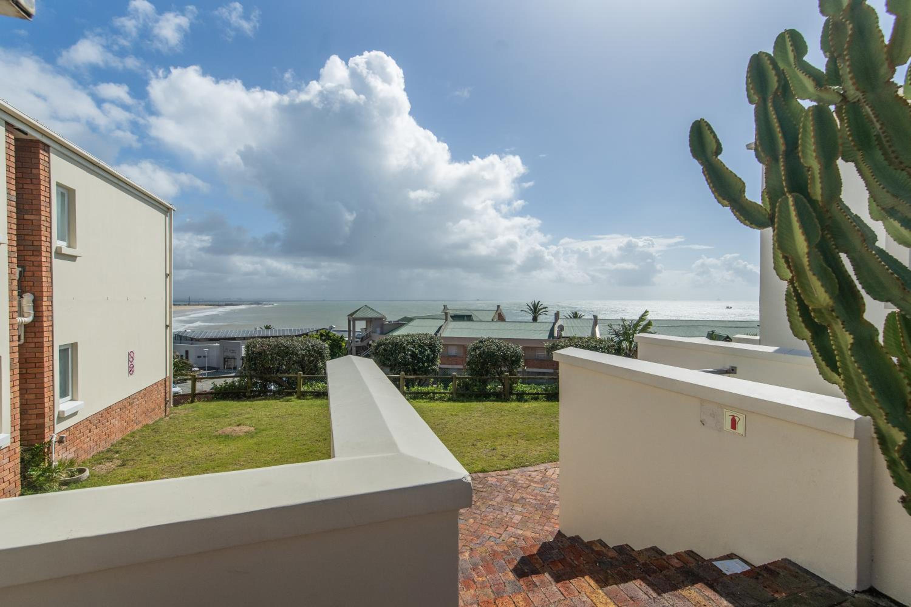Shells And Bells Beachfront Apartment view 3