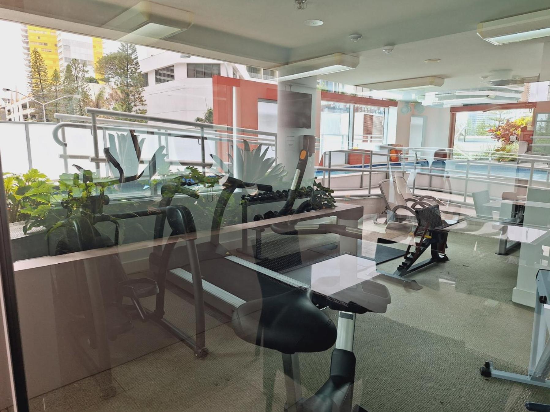 Broadbeach on the park 2-Bedroom view 4