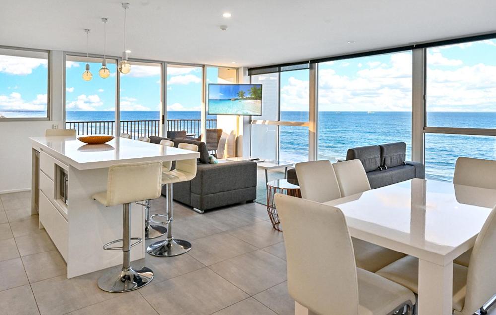 Golden Sands on the Beach - Absolute Beachfront Apartments-3