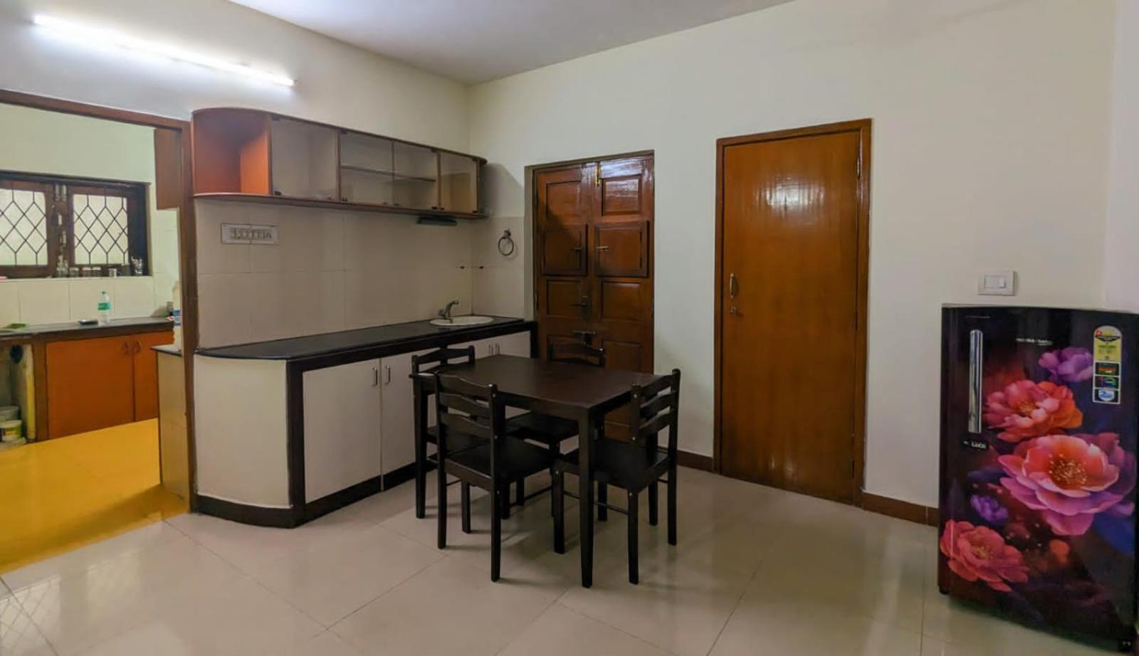 GKV Service Apartment Saligramam view 2