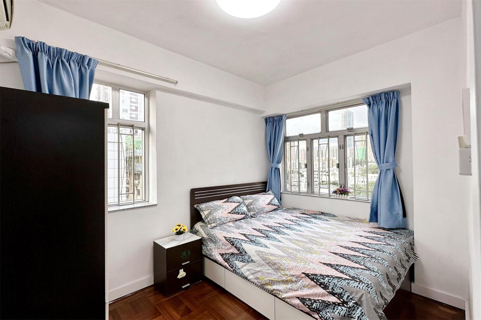 Fantastic Queen beds, 4Rms beside MTR grand 14ppls 2 bathrm