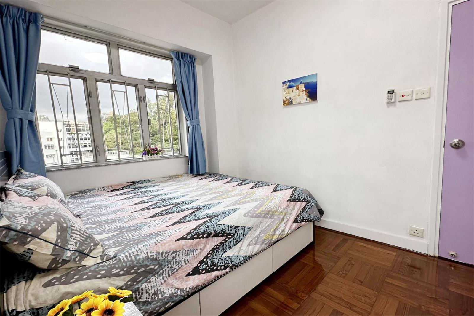 Fantastic Queen beds, 4Rms beside MTR grand 14ppls 2 bathrm