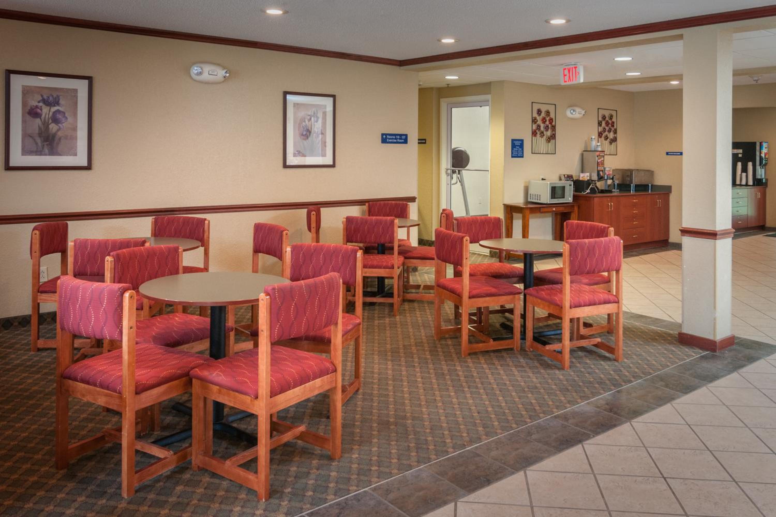 Beckley Vacations - Microtel Inn  Suites Beckley East - Property Image 3