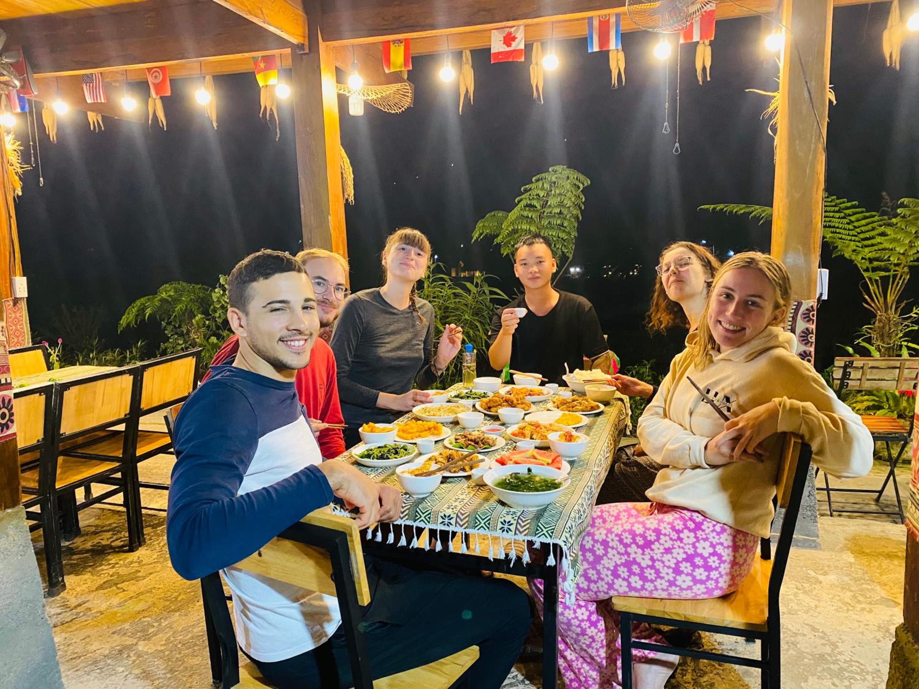 Du Gia Field View Homestay