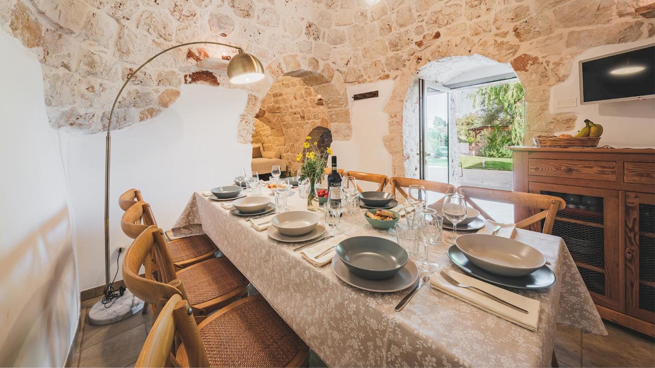 TRULLI BIANCAPETRA 8&2, Emma Villas