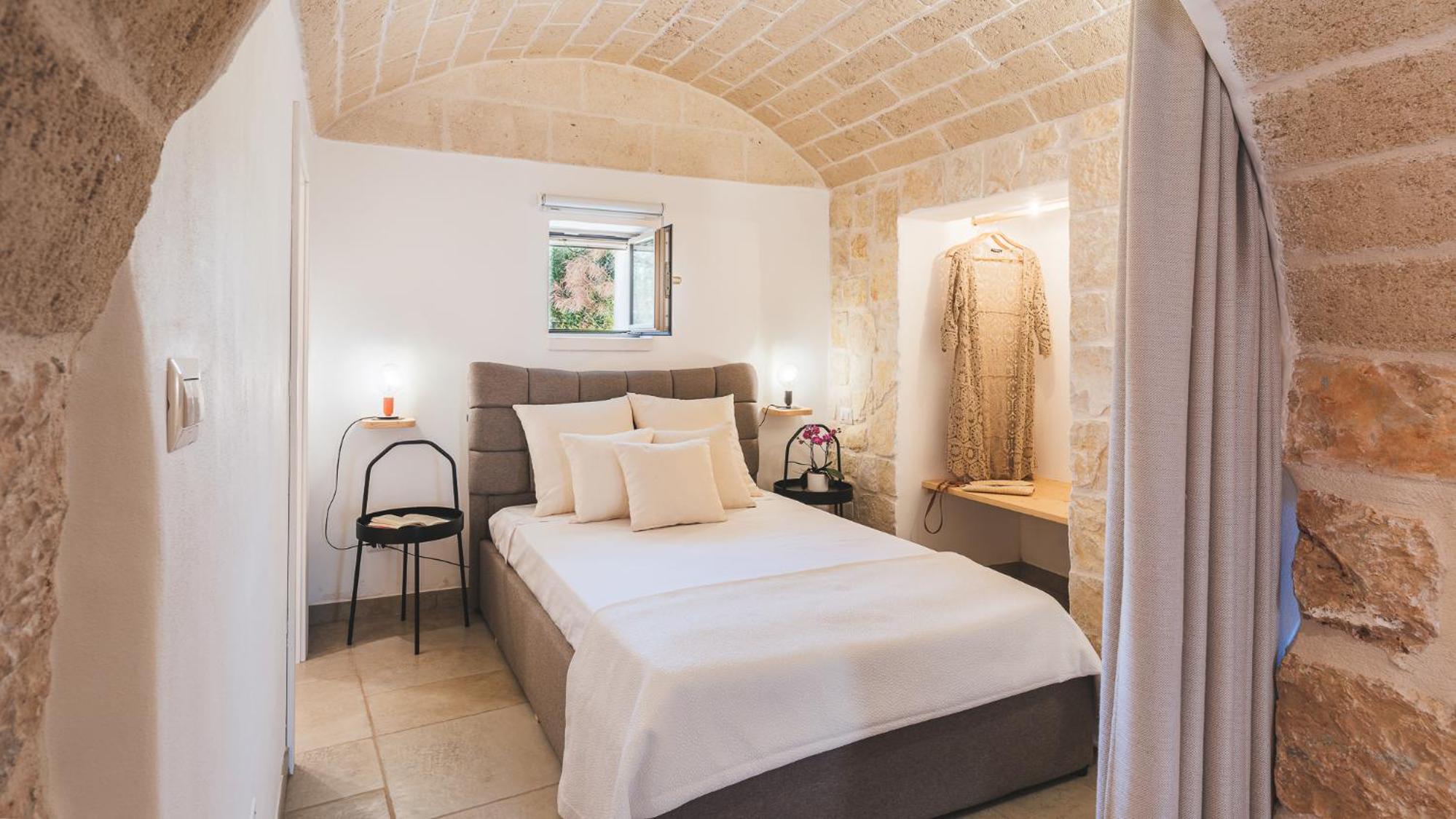 TRULLI BIANCAPETRA 8&2, Emma Villas