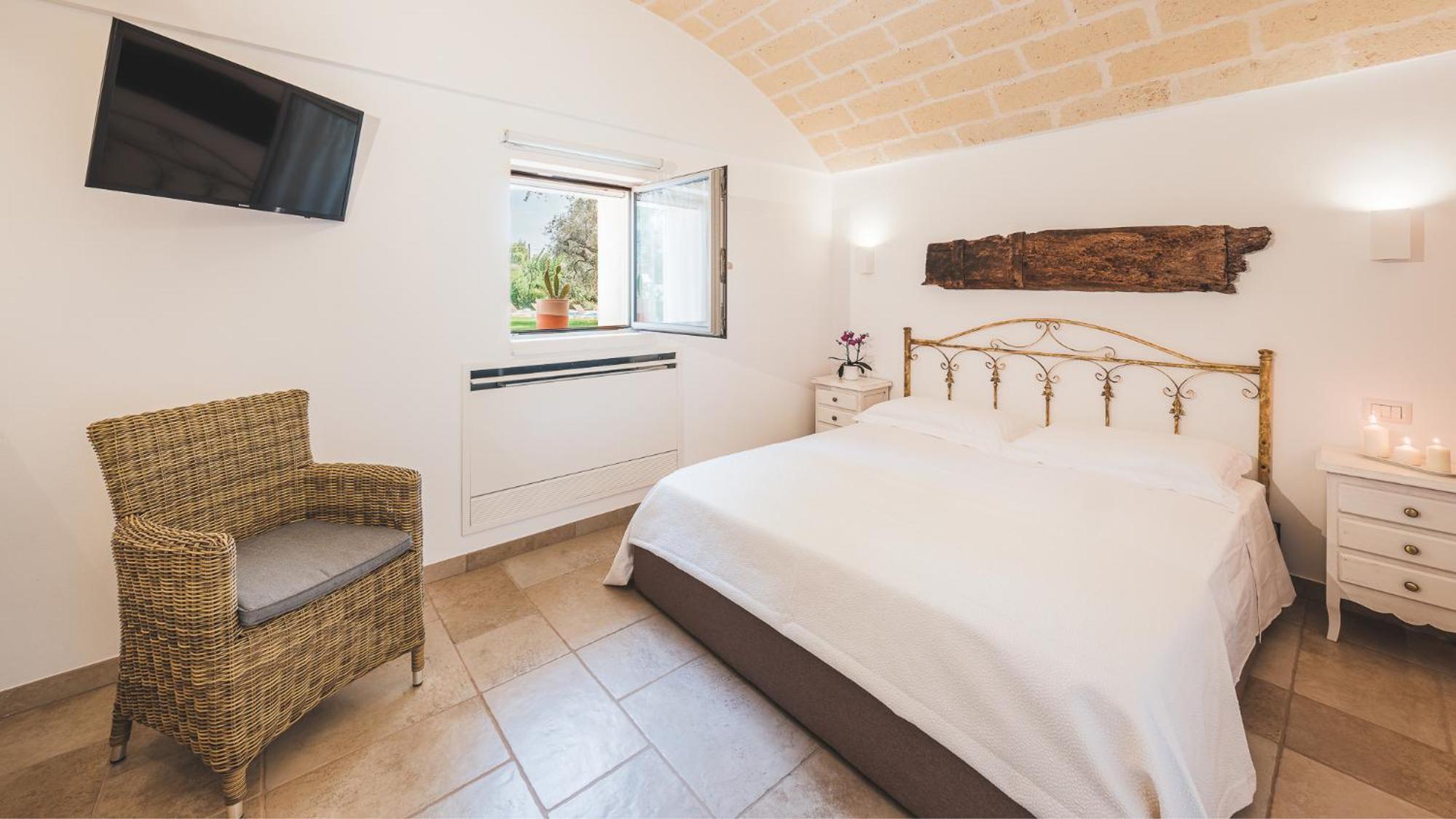 TRULLI BIANCAPETRA 8&2, Emma Villas