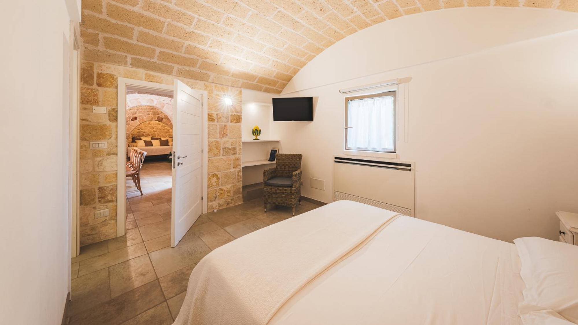 TRULLI BIANCAPETRA 8&2, Emma Villas