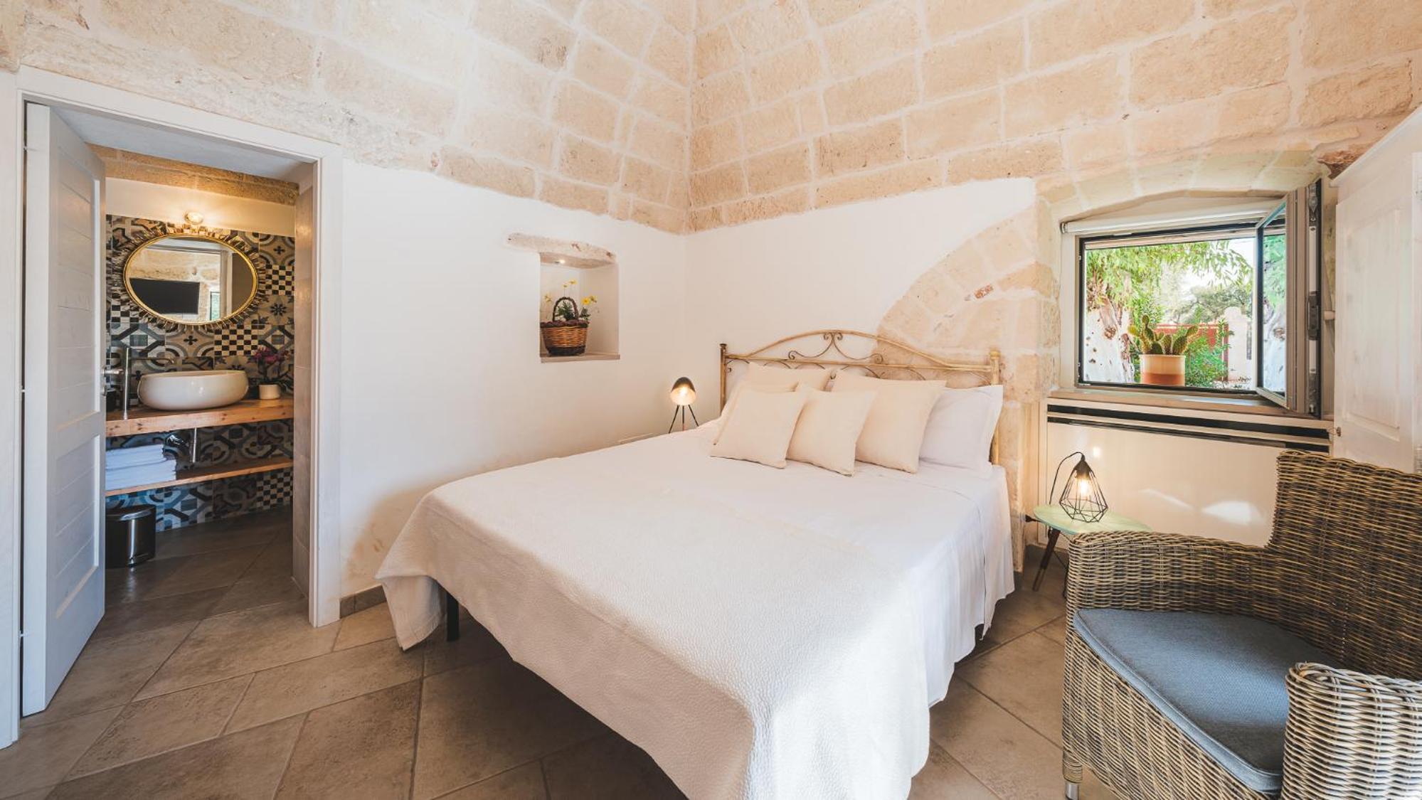 TRULLI BIANCAPETRA 8&2, Emma Villas